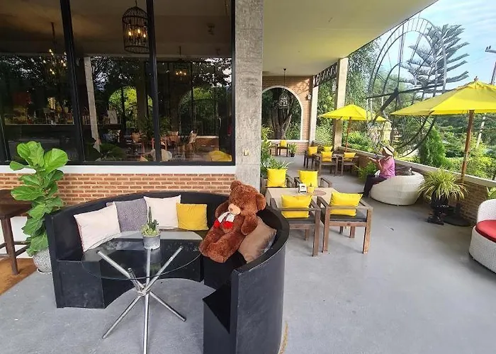 Ashcarya Boutique บ้านบ่อหวี