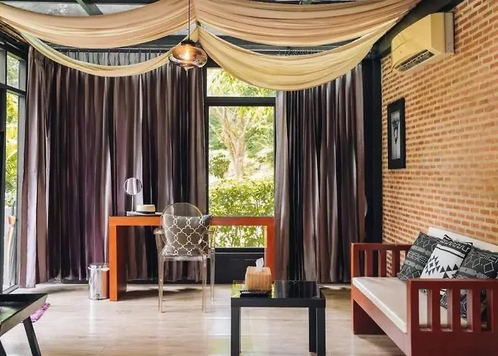Ashcarya Boutique Ban Bo Wi